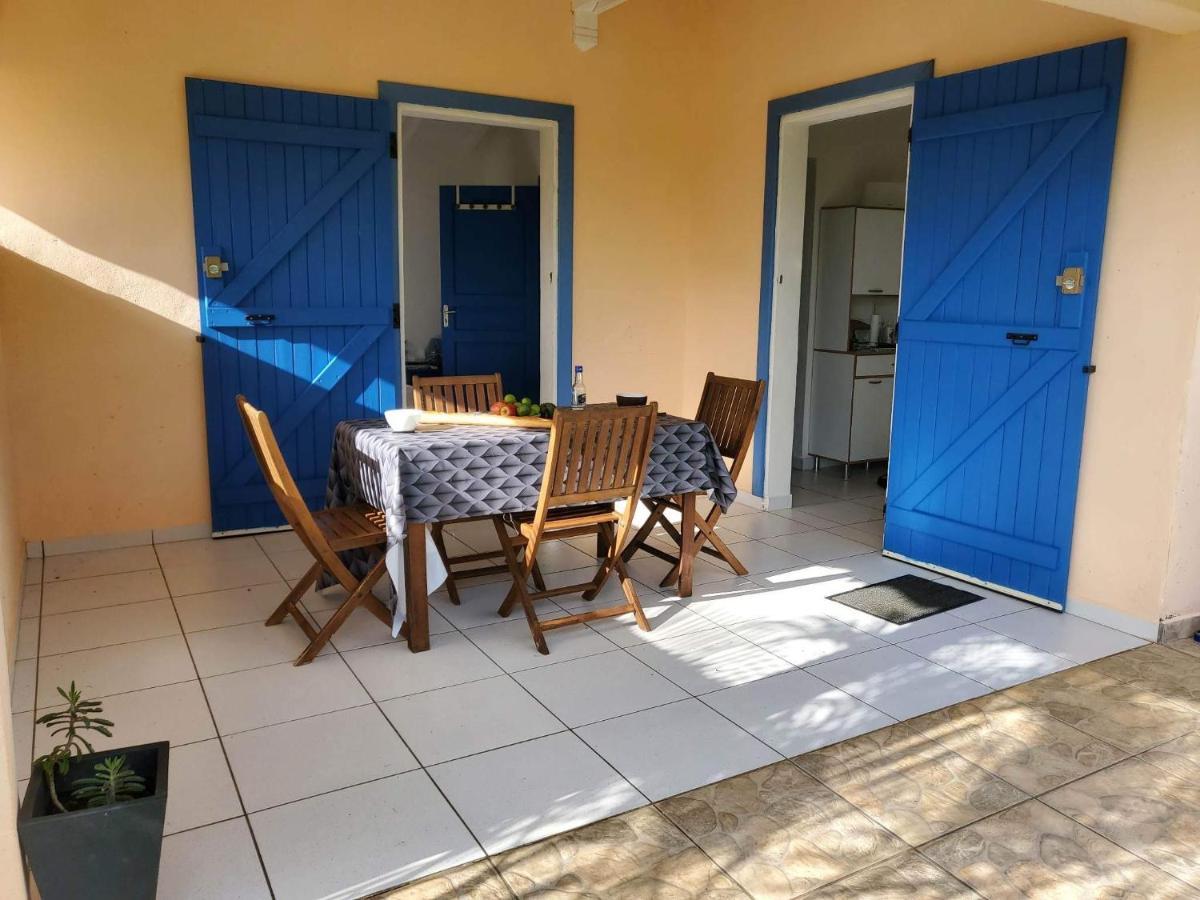 Bel Appartement T2 Avec Vue Sur Palmier Et Mer Sainte-Rose Esterno foto